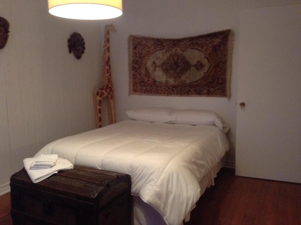 Auberge Au Mille Pecher Godbout Chambre photo