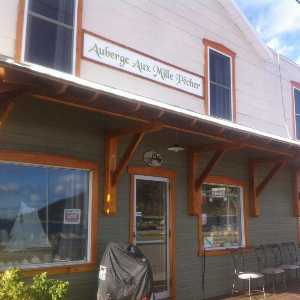 Auberge Au Mille Pecher Godbout Extérieur photo